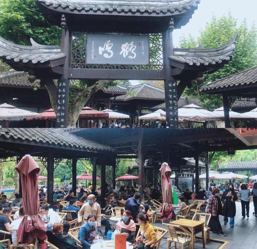 前年冬与老陈在成都鹤鸣茶社，他竟叹行业尽头？